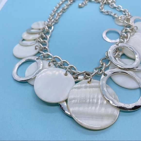 Mother of Pearl Silvertone Chain Links Necklace - Picture 2 of 3